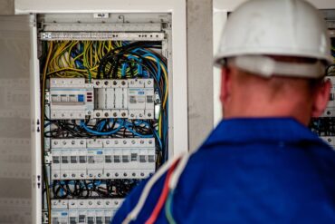 Find a Qualified Electrician in Leeds Quickly Banner